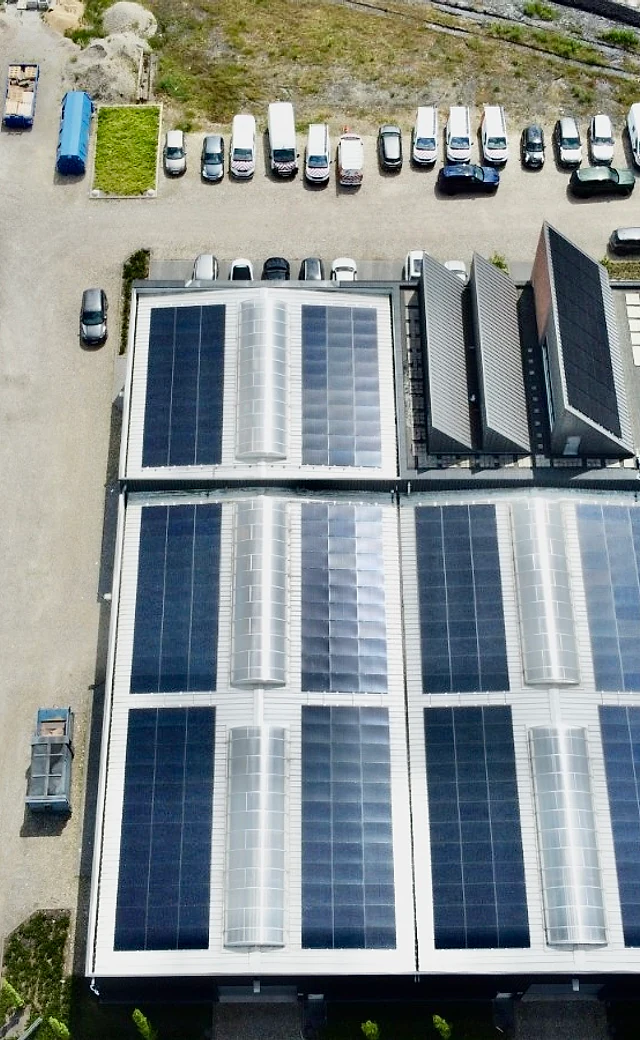 Zonnepanelen bedrijfsdak