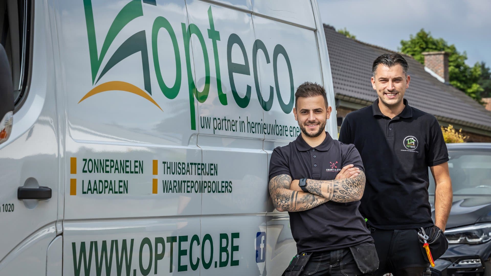 Opteco monteurs bij de bedrijfswagen